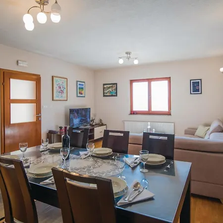 Holiday home Beautiful In With Kitchen Imotski